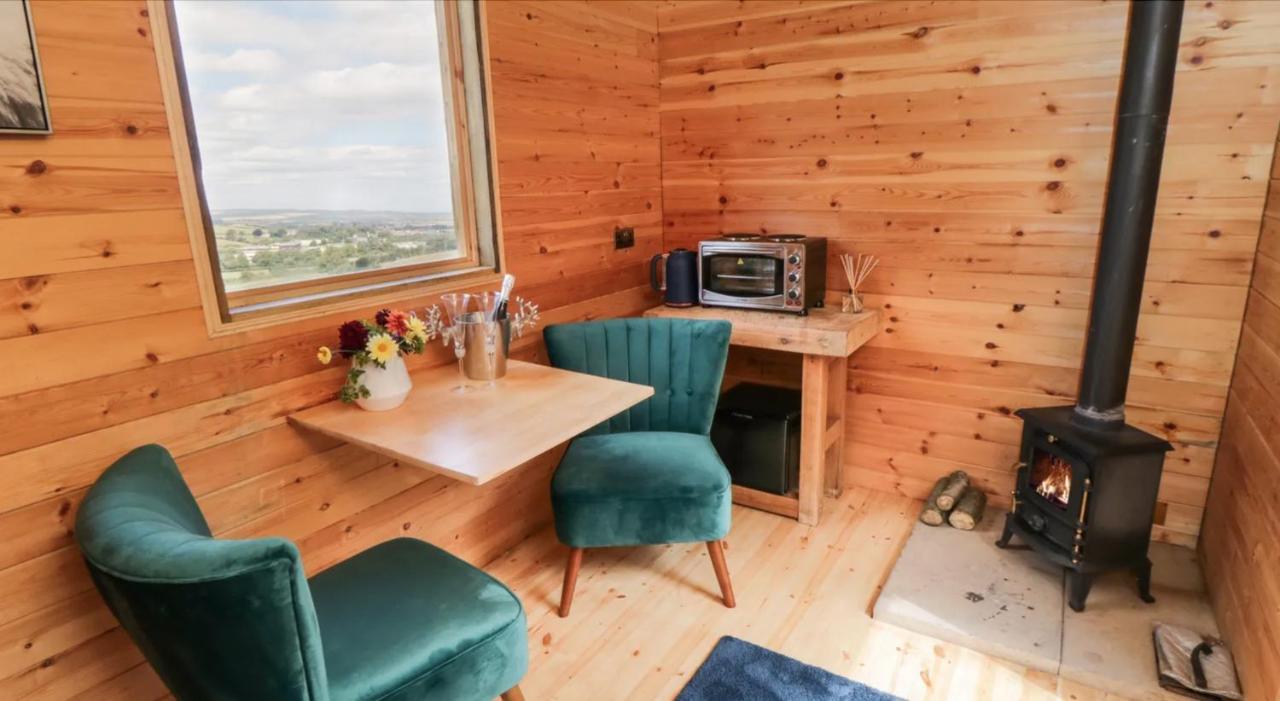 Shepherds Hut By Stepney Stays Scarborough Eksteriør billede